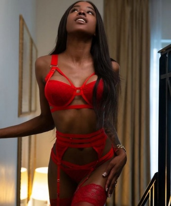 Милая и игривая блондинка с радостью пригласит в гости состоятельного джентльмена для приятного времяпрепровождения. Гарантирую незабываемые впечатления и полное погружение в мир наслаждений. Жду звонка! 3049, 19 лет